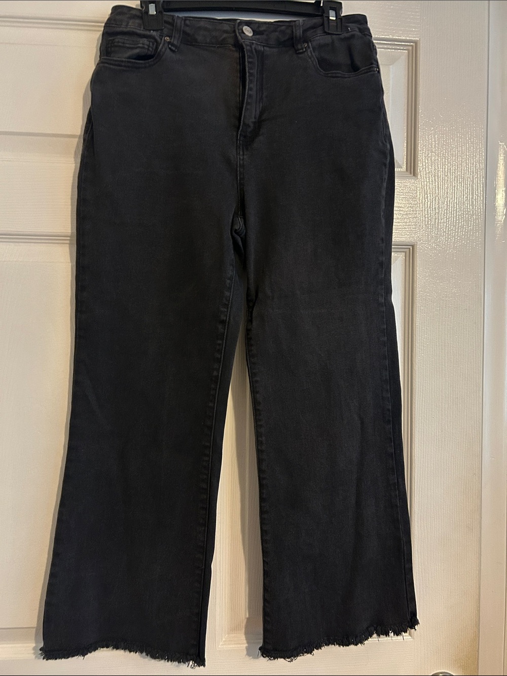 Zenana Outfitters Black Wide-Leg Frayed Hem Jeans